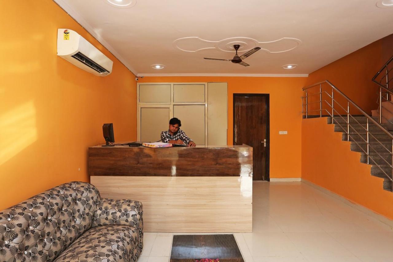 新德里 Oyo Rose Residency Near Dwarka Sector 9 Metro Station酒店 外观 照片